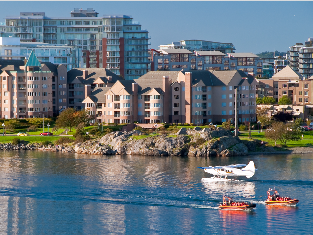 Canada co gi noi tieng anh 6