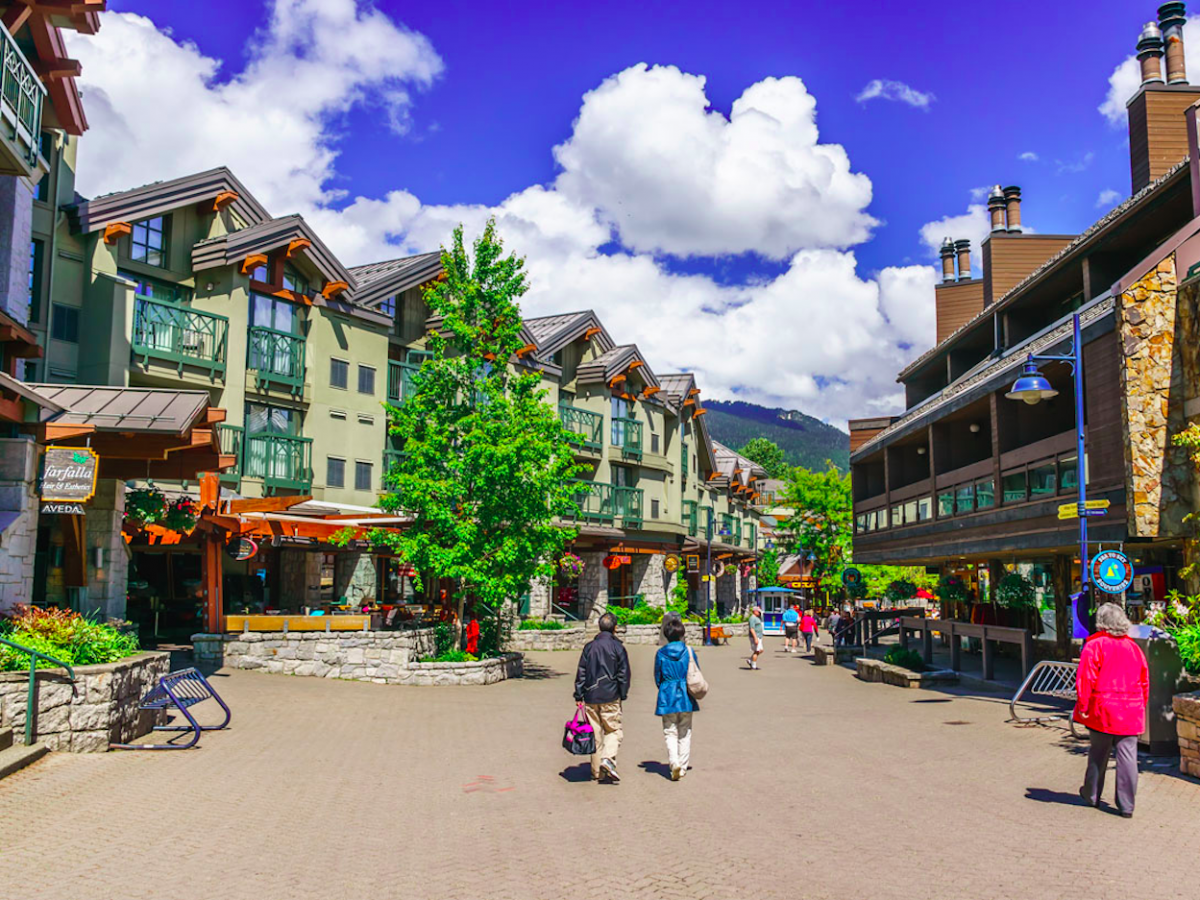 Canada co gi noi tieng anh 4