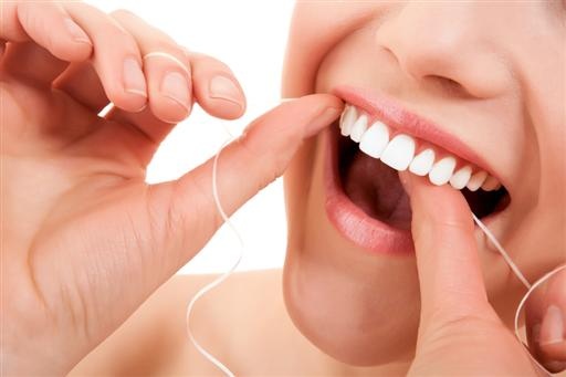 máy tăm nước và chỉ nha khoa cái nào tốt hơn ảnh 1 may tam nuoc va chi nha khoa cai nao tot hon anh 1