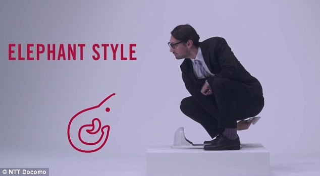 Nhat Ban lam video huong dan du khach su dung toilet hinh anh