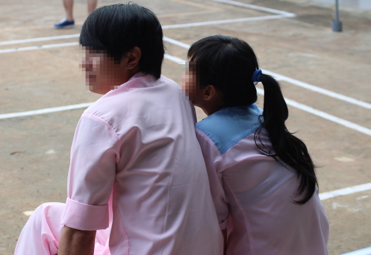 Khi canh sat, bac si cung tam than vi ma tuy da hinh anh
