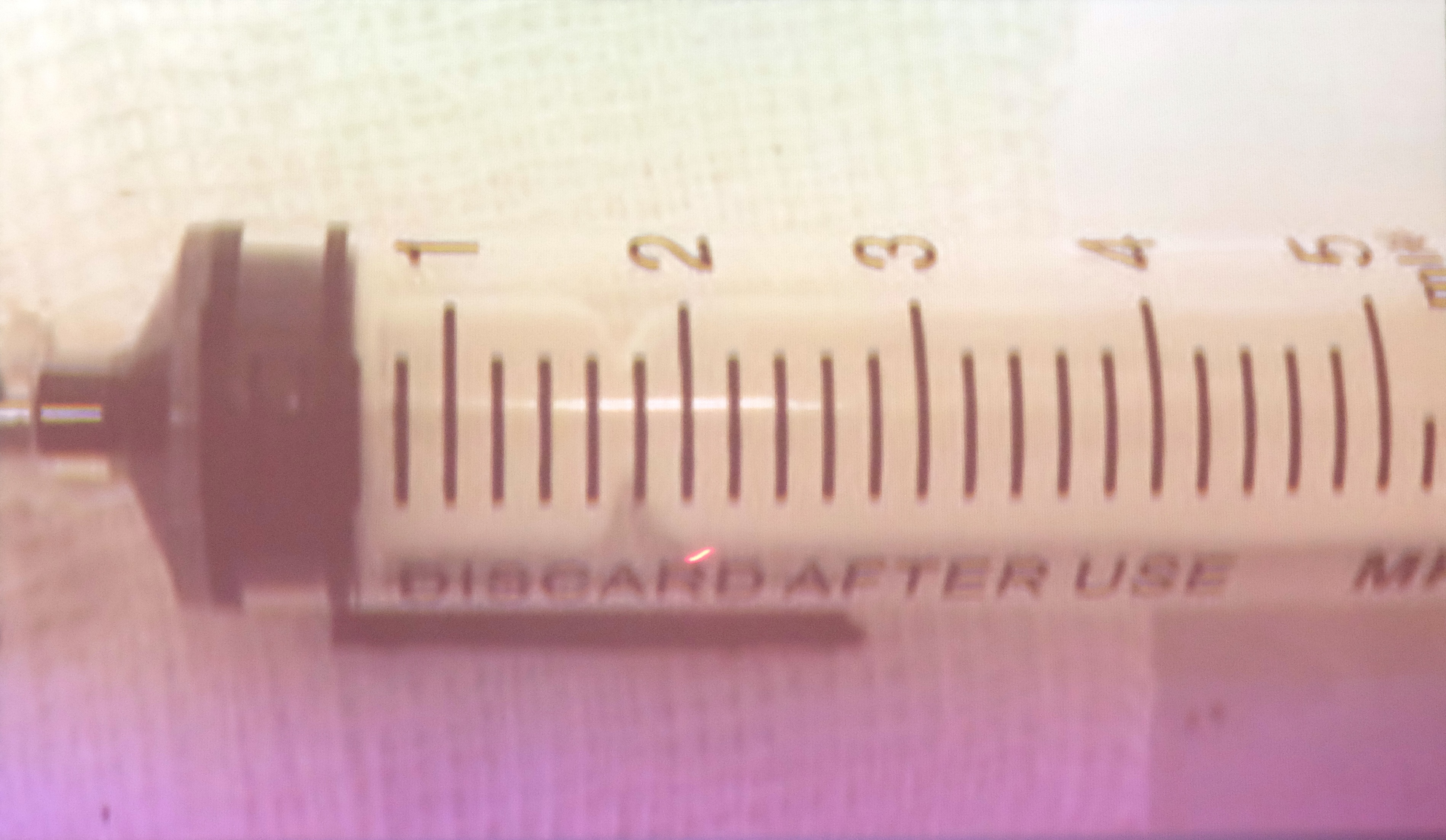 ro luan nhi,  viem tai giua anh 2