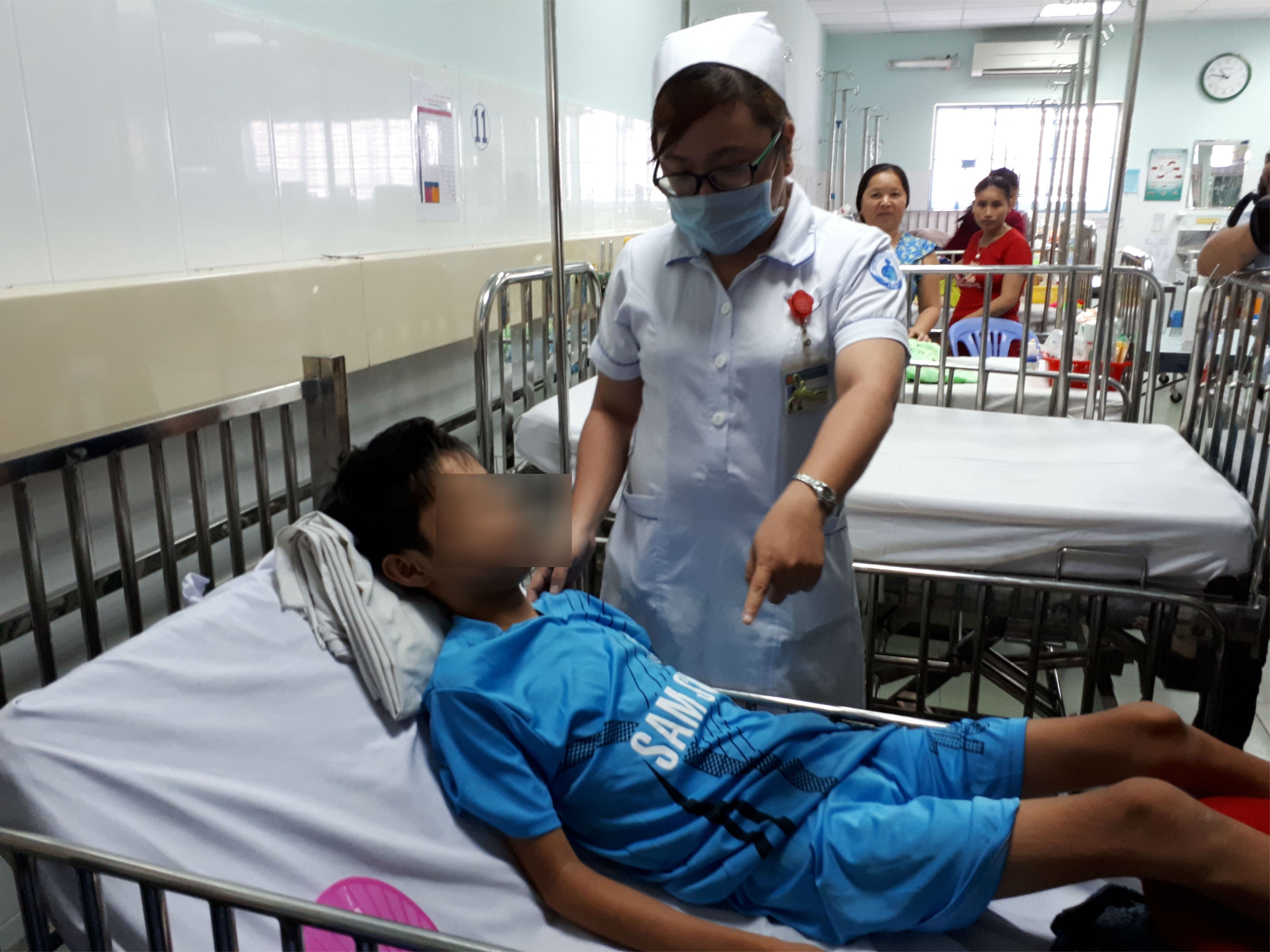kim khâu đâm vào tim ảnh 1 kim khau dam vao tim anh 1