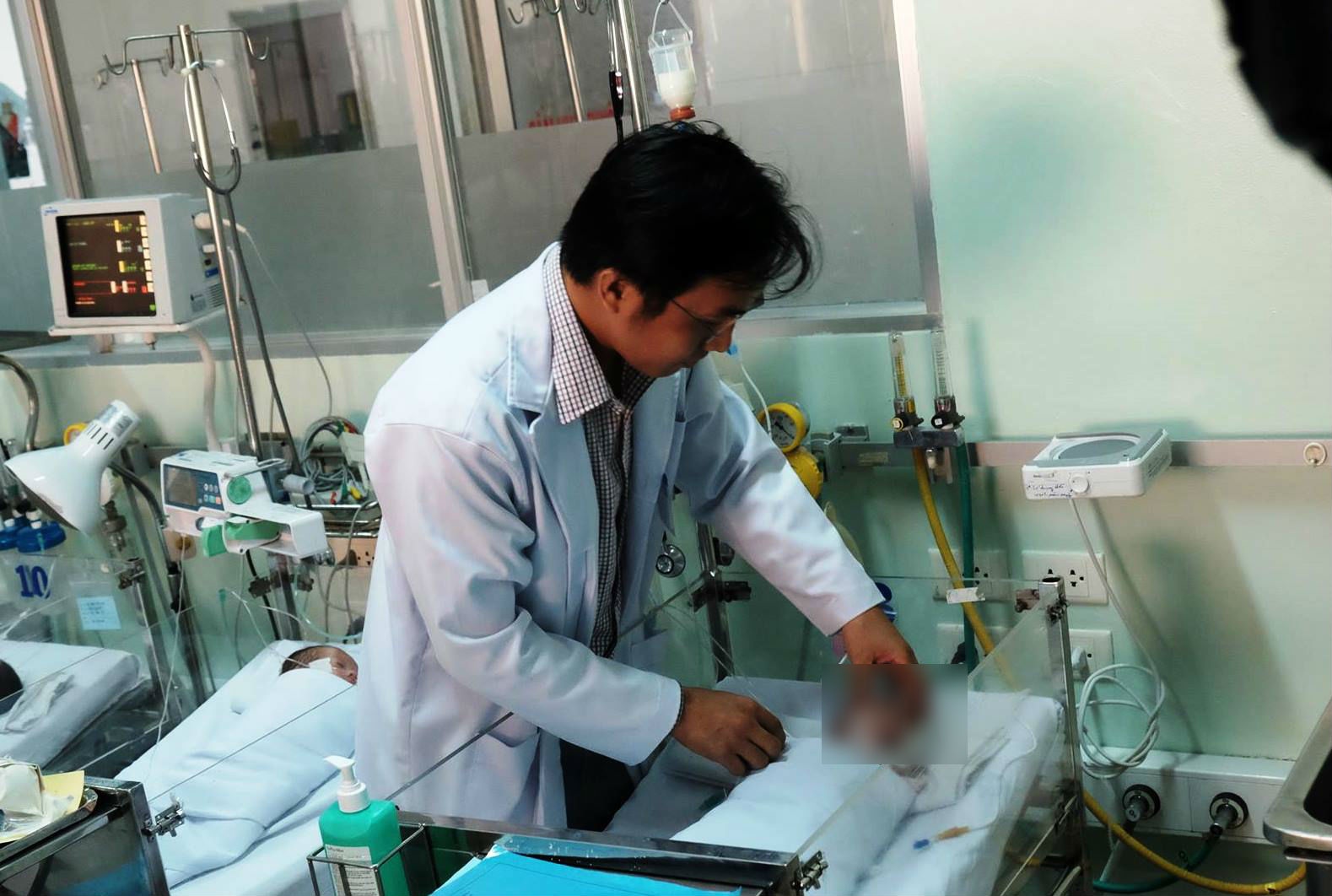 bệnh nhi bỏ rơi ảnh 2 benh nhi bo roi anh 2