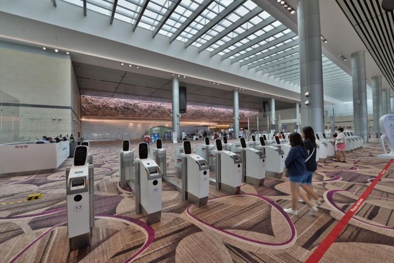 Nha ga moi cua san bay Changi duoc thu hon 100 lan hinh anh