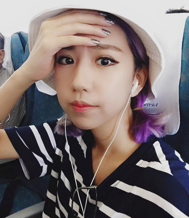 Min ST319 được fan tấm tắc khen ngợi với màu tóc cá tính kết hợp cùng mũ tai bèo thời thượng. Hình ảnh có hơn 8 nghìn lượt like trên mạng. Ảnh: Facebook. 