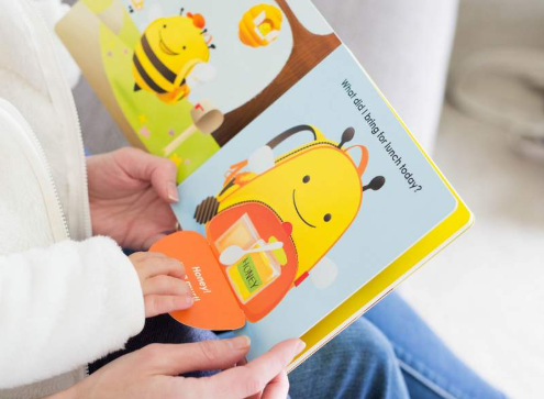 'Em phat am khong chuan, dung doc sach tieng Anh cho con' hinh anh