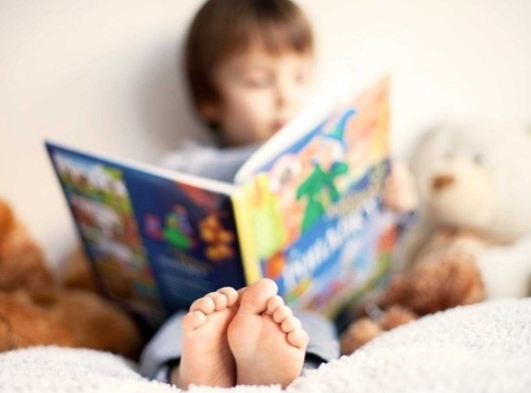Toi doc sach tieng Anh cho con 0-3 tuoi theo cach nay hinh anh