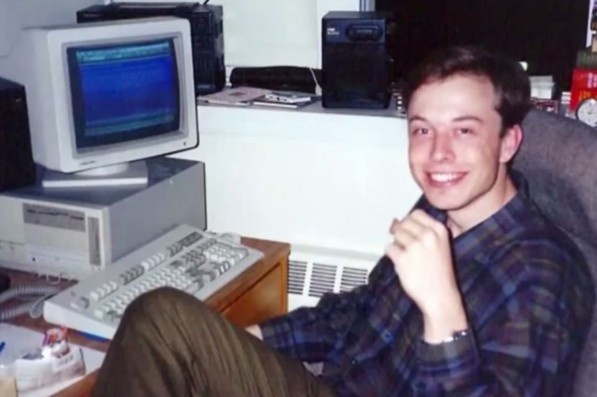 Elon Musk thuong thang khi choi game ban sung o SpaceX hinh anh