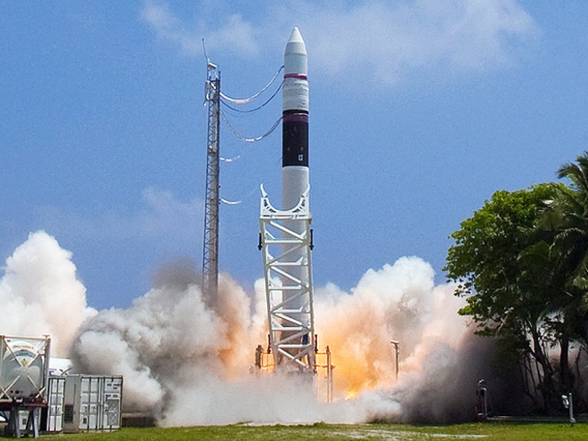 Lan phong ten lua thanh cong truoc khi SpaceX het tien hinh anh