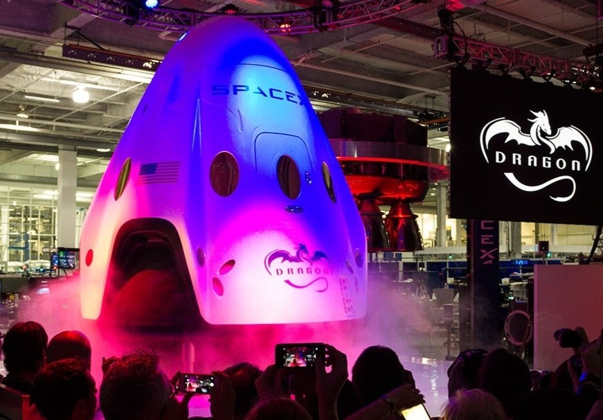 SpaceX che tao tau khong gian dep nhu trong phim hinh anh