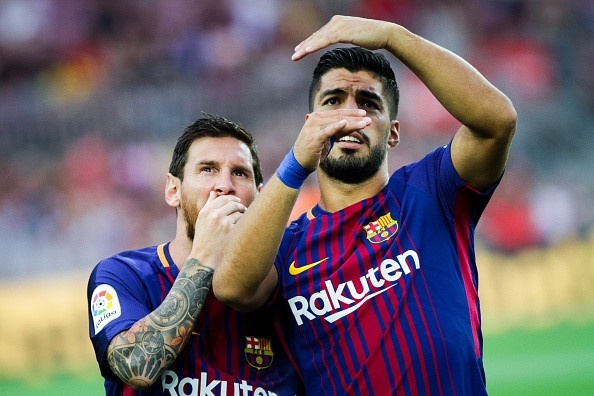Suarez ve que Messi don Giang sinh anh 1