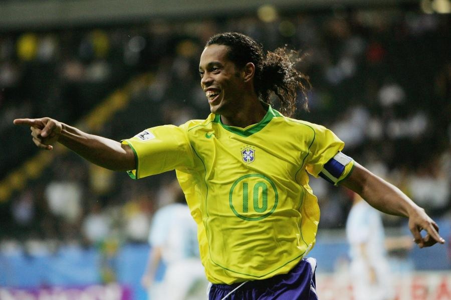 Ronaldinho chính thức chia tay sự nghiệp quần đùi áo số ảnh 1 Ronaldinho chinh thuc chia tay su nghiep quan dui ao so anh 1