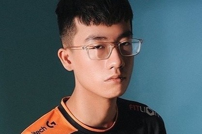 Daim khien co dong vien Team Flash lai nho Elly hinh anh