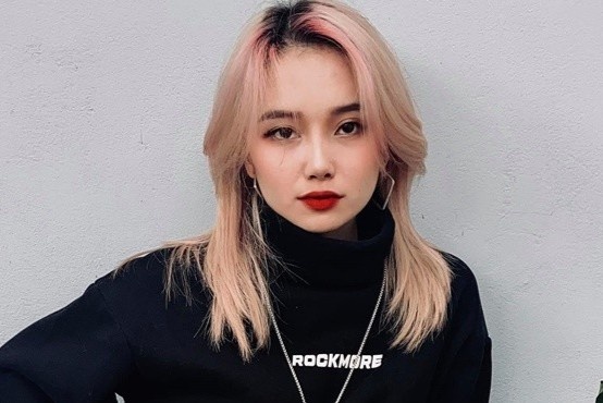 Nu BLV Toc Chien: 'Khong thay doi de thanh hot girl gioi Esports' hinh anh