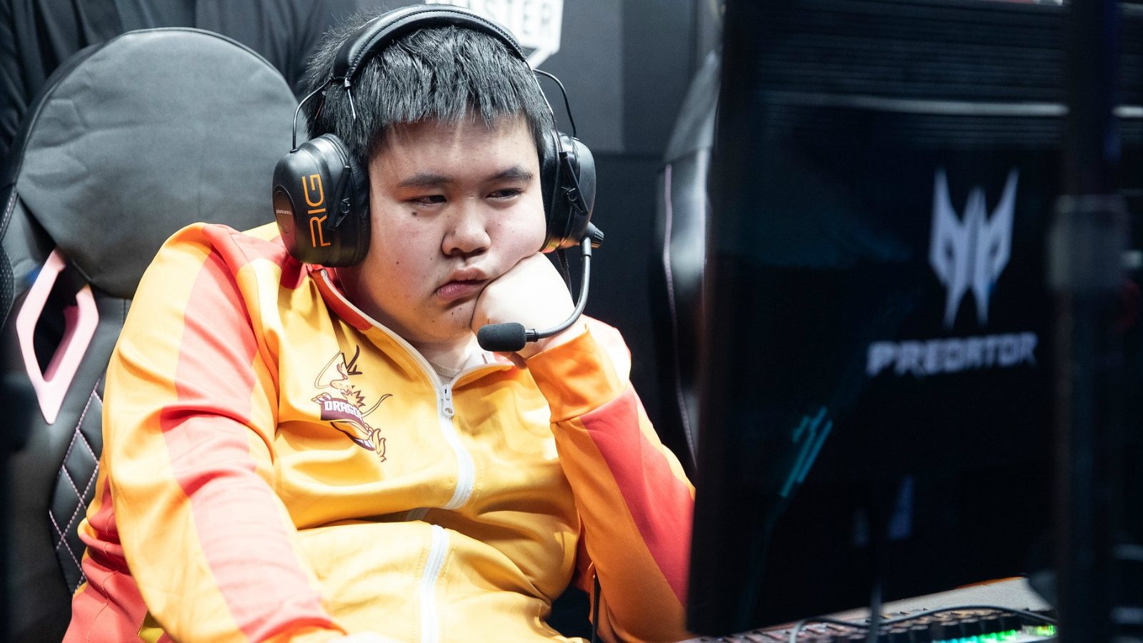 Be boi ban do va mat toi cua LMHT Trung Quoc hinh anh