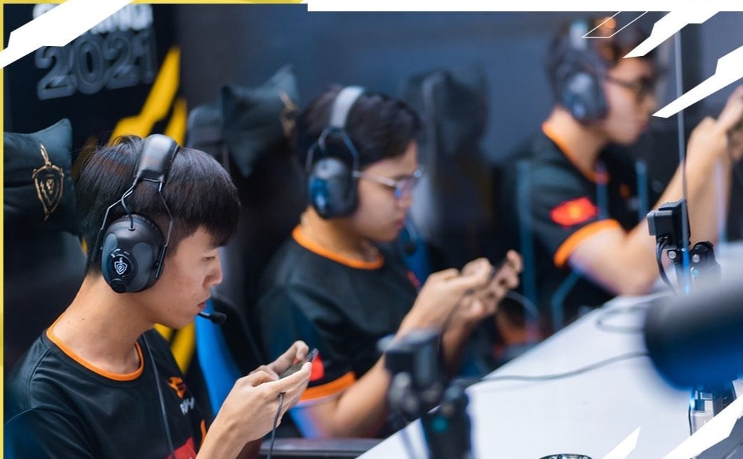 Cuu HLV Team Flash anh 1