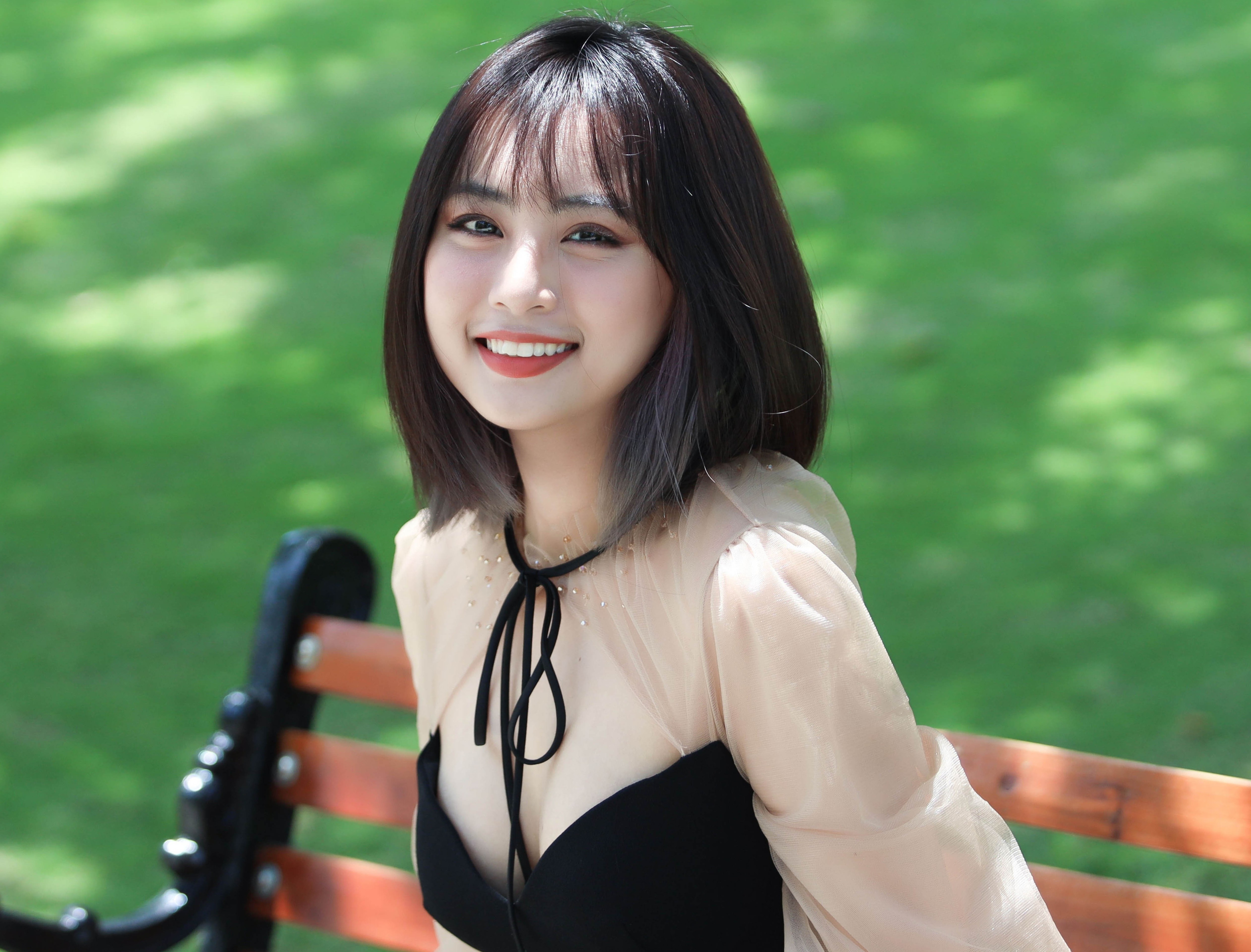 Minh Nghi: 'Toi khong quan tam dinh kien tu moi nguoi' hinh anh