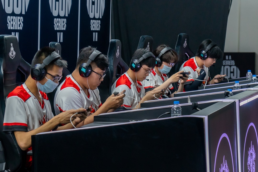 Icon Series SEA mua He 2021 anh 1