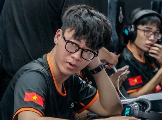 Team Flash bat ngo nga ngua truoc SBTC hinh anh