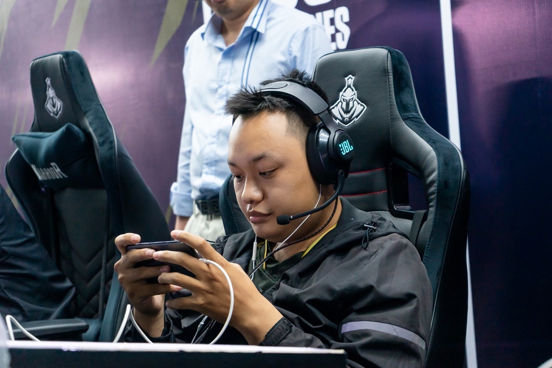 Blake1: 'Cac MC nu khong can de tam nhung loi miet thi' hinh anh