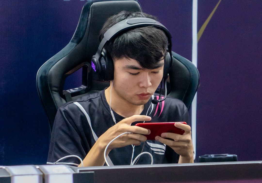 Minas: 'Toi du truong thanh de vuot qua du luan' hinh anh