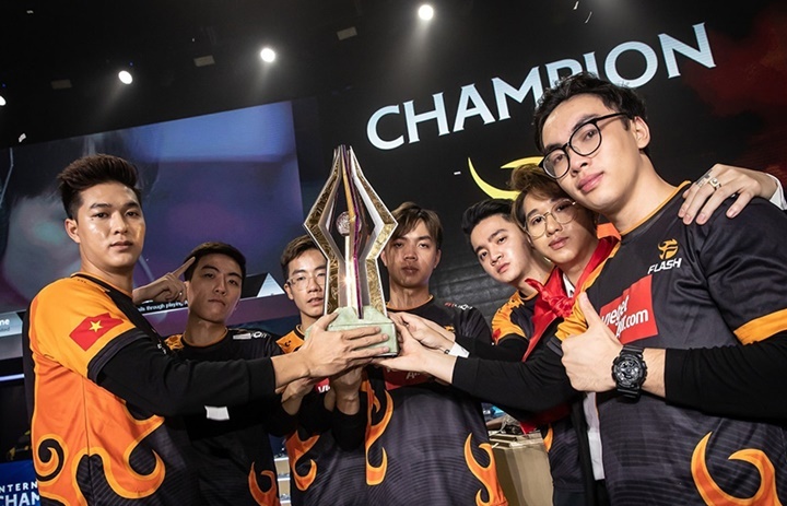 6 doi eSports huyen thoai trong lich su Lien Quan the gioi hinh anh