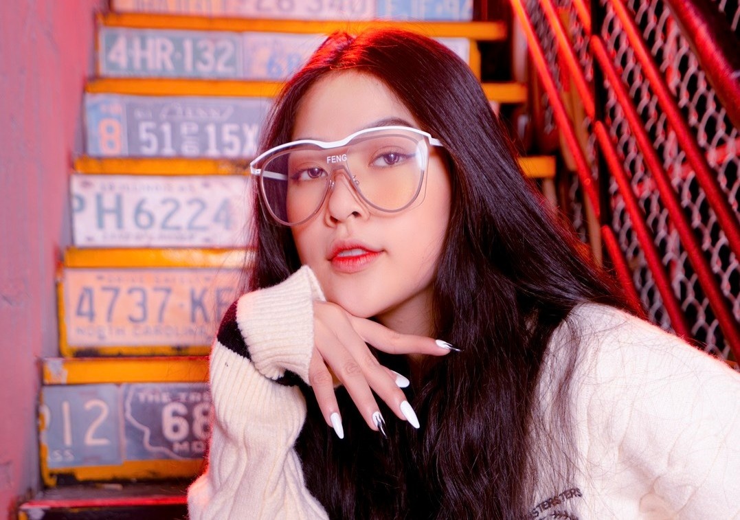 Nu MC Lien Minh Huyen Thoai trai long ve su nghiep hinh anh