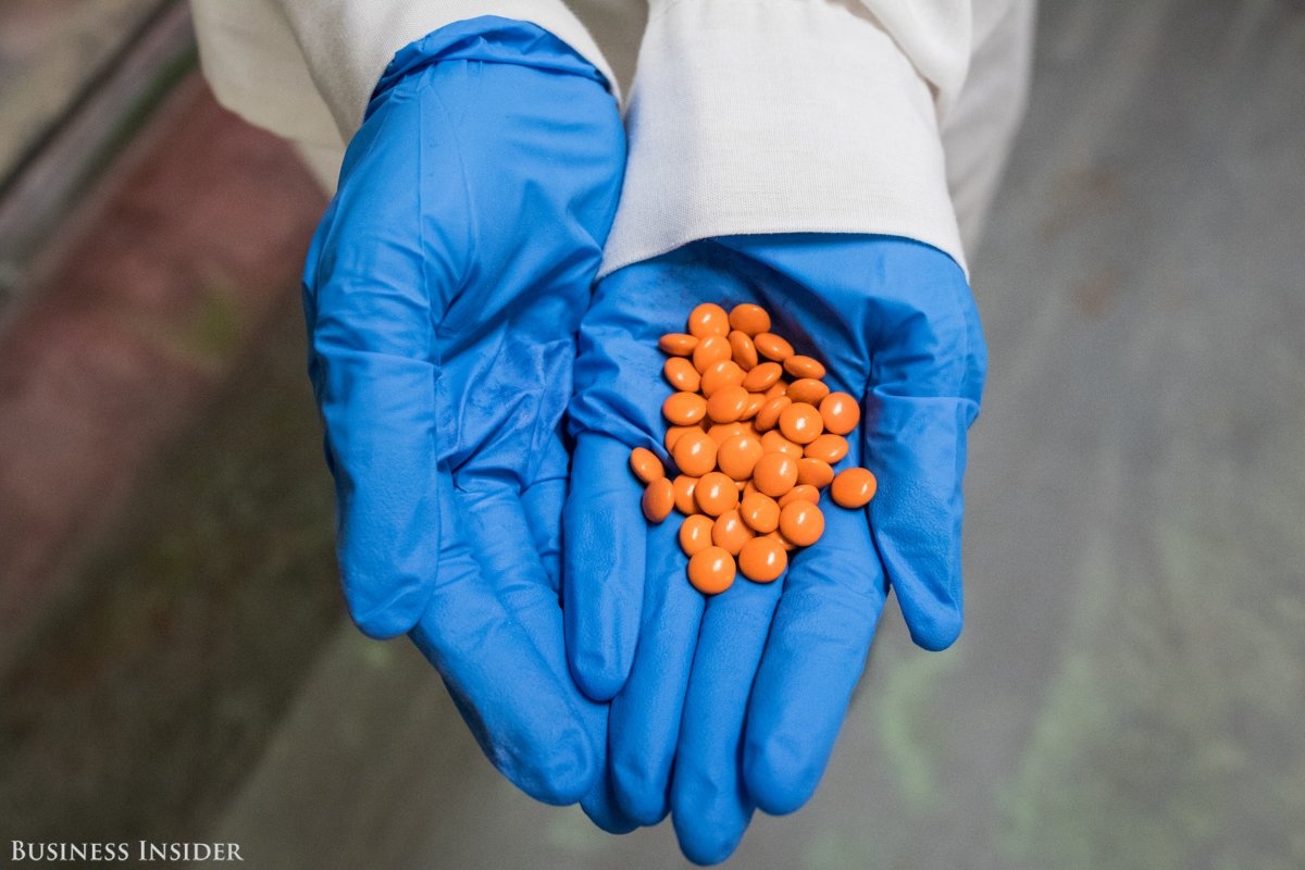 Quy trình sản xuất kẹo chocolate M&M's ảnh 13 Quy trinh san xuat keo chocolate M&M's anh 13