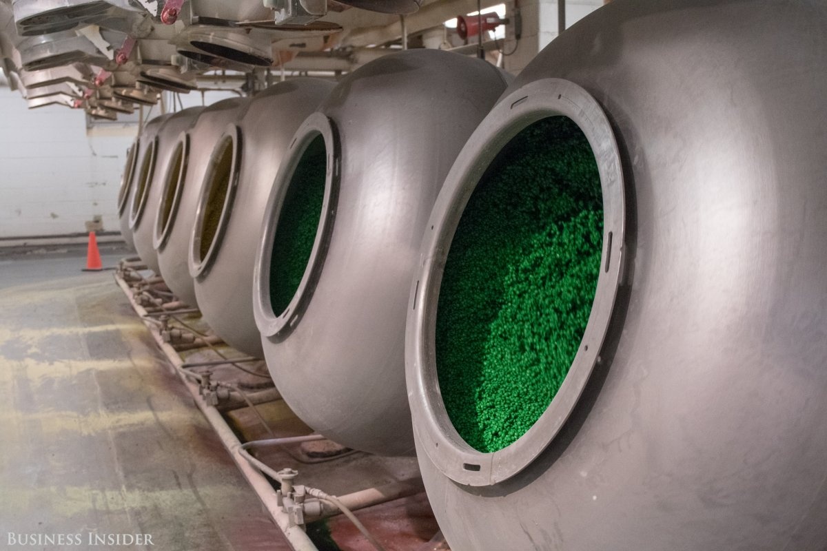 Quy trình sản xuất kẹo chocolate M&M's ảnh 14 Quy trinh san xuat keo chocolate M&M's anh 14