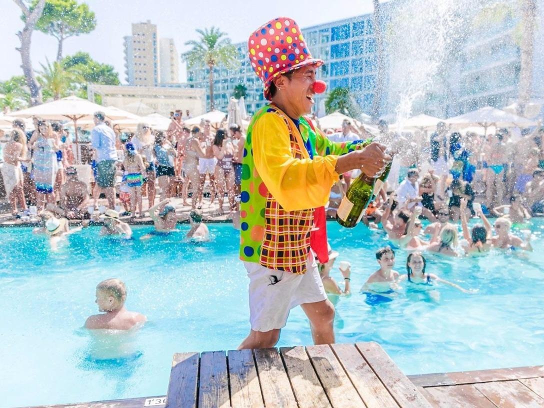 Tu nguoi lat banh thanh chu club bien noi tieng the gioi hinh anh