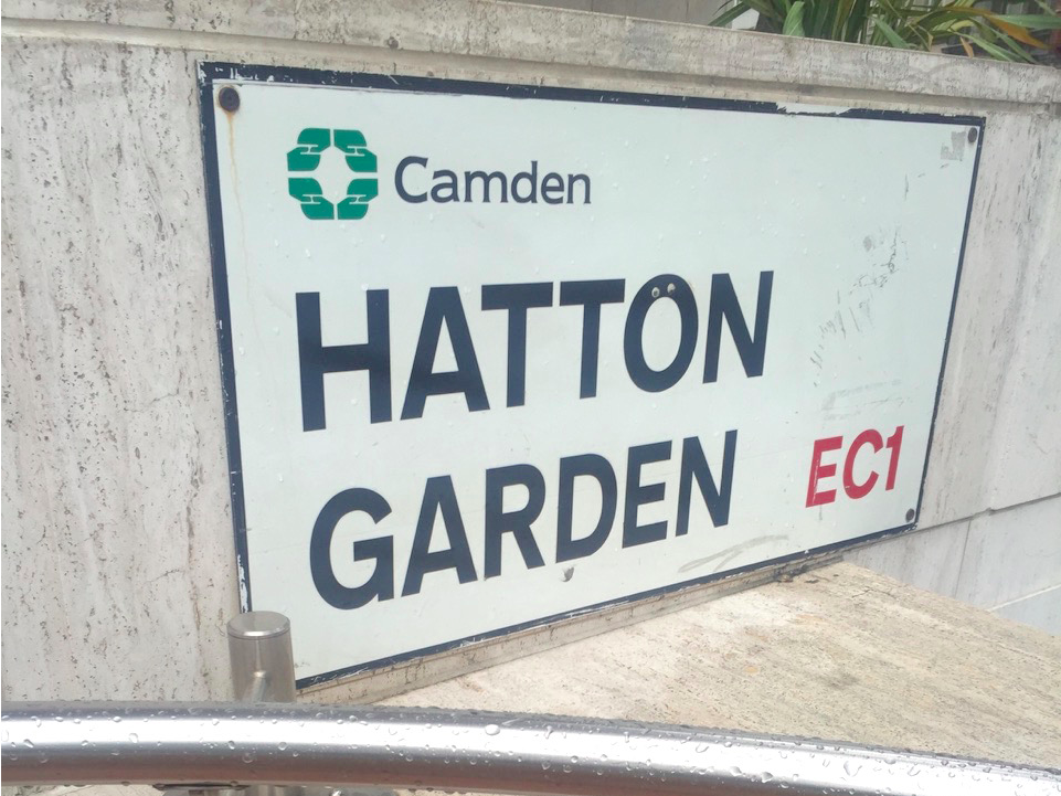 Đằng sau khu phố kim cương đang dần mai một ở London ảnh 1 Dang sau khu pho kim cuong dang dan mai mot o London anh 1