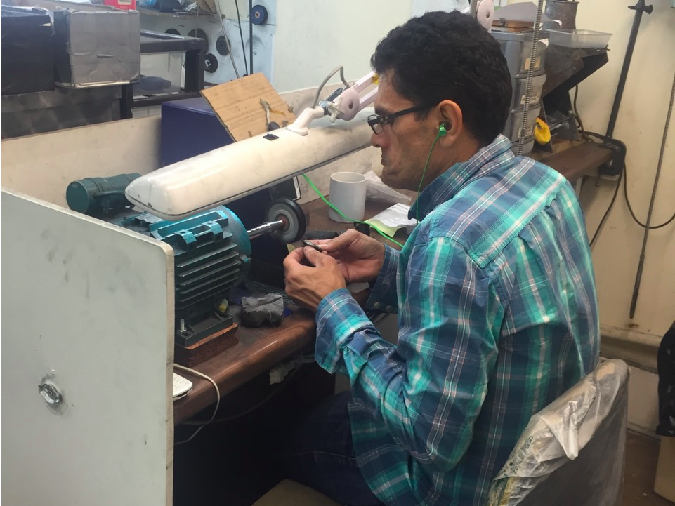 Đằng sau khu phố kim cương đang dần mai một ở London ảnh 6 Dang sau khu pho kim cuong dang dan mai mot o London anh 6