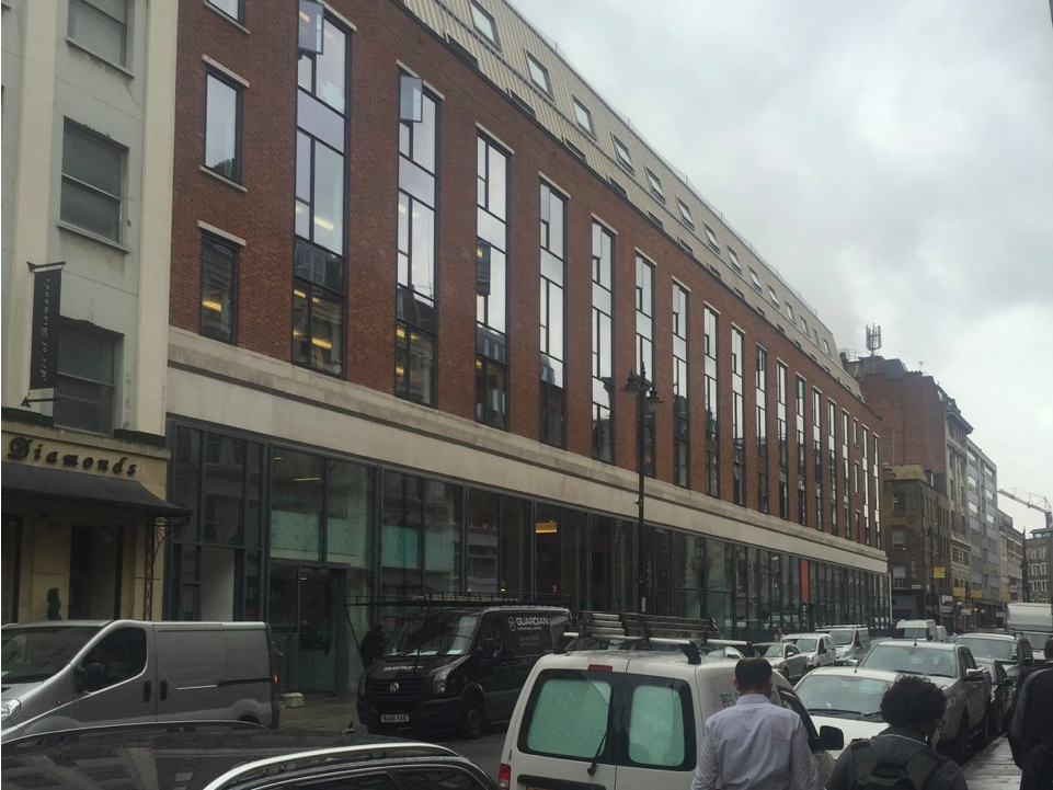 Đằng sau khu phố kim cương đang dần mai một ở London ảnh 9 Dang sau khu pho kim cuong dang dan mai mot o London anh 9