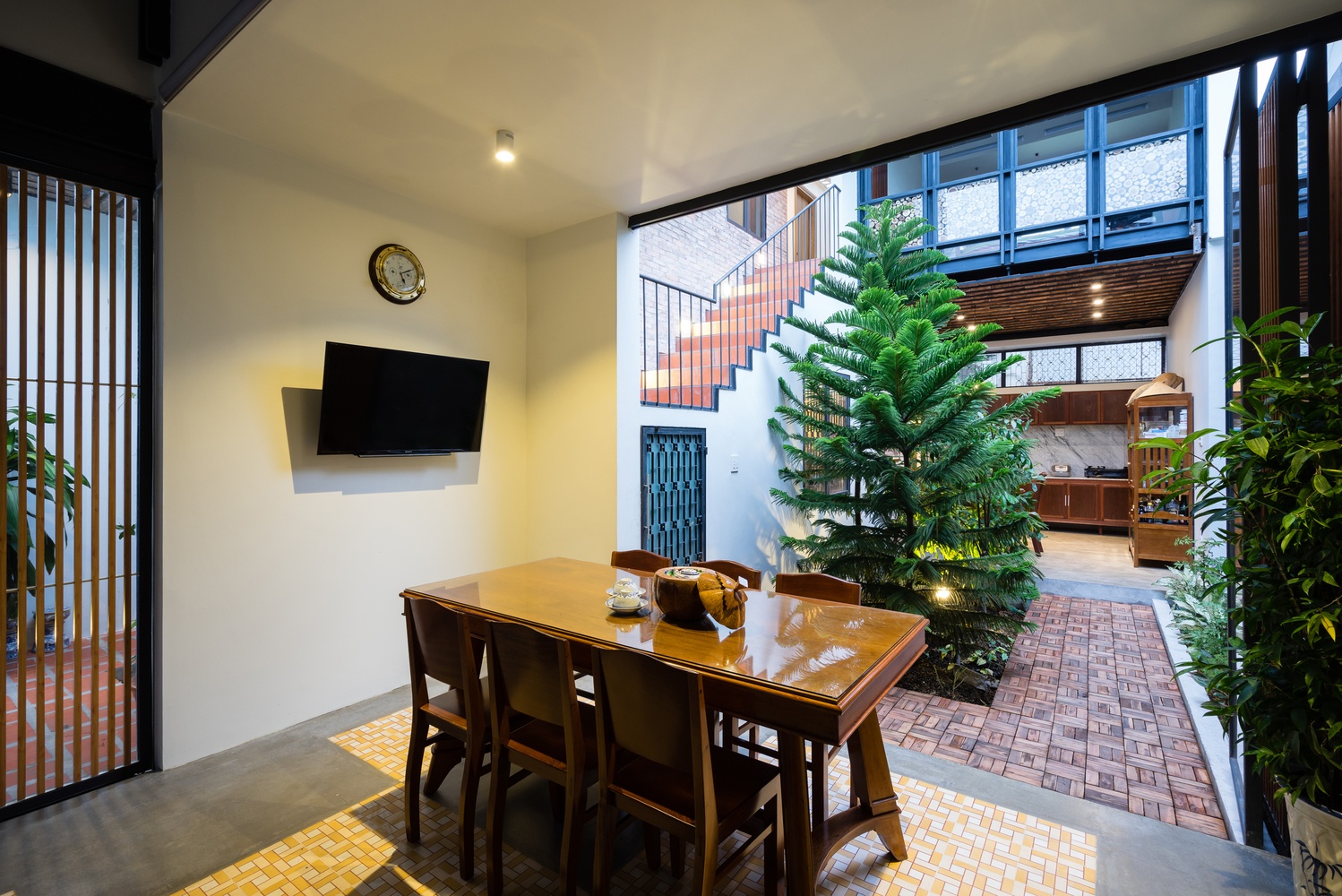 nha dep,  nha nua mai hoai co,  nha hoai co anh 8