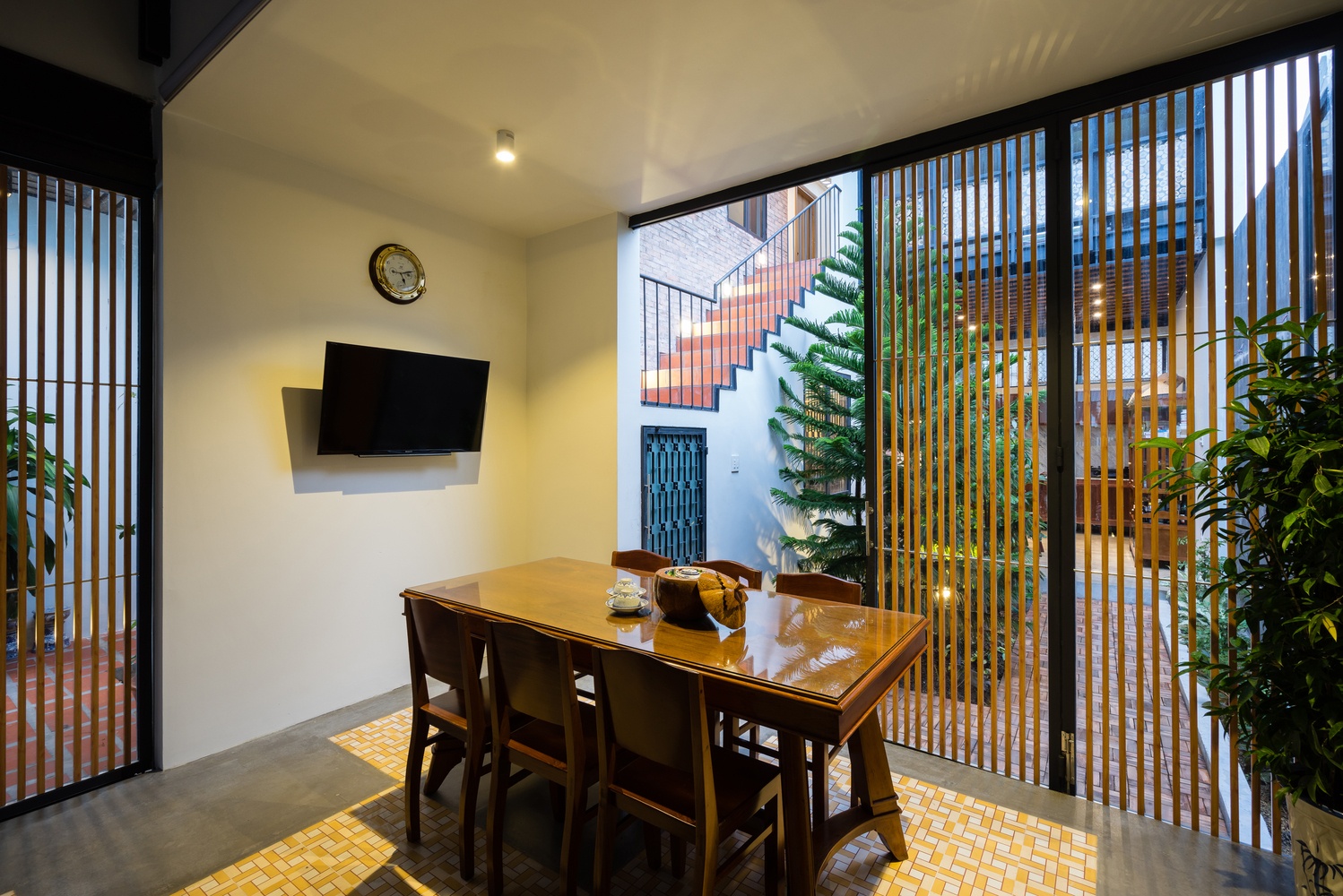 nha dep,  nha nua mai hoai co,  nha hoai co anh 9