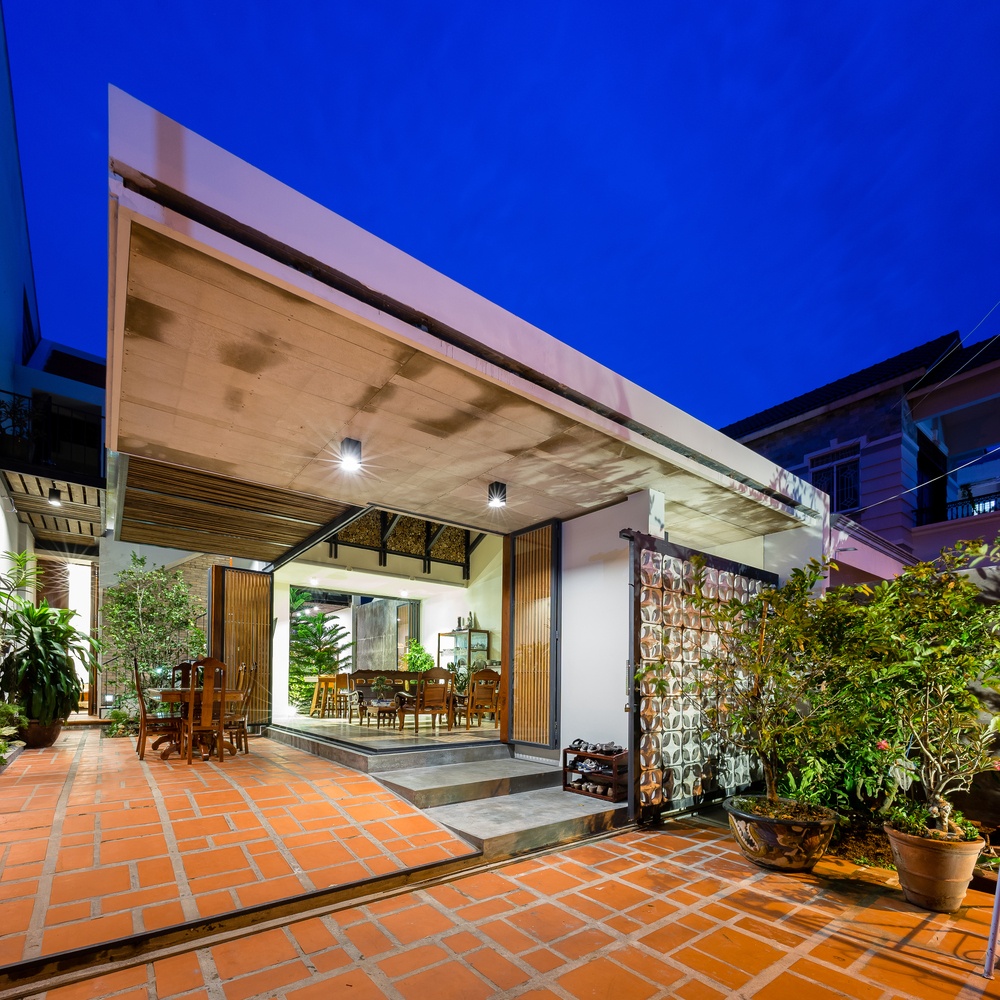 nha dep,  nha nua mai hoai co,  nha hoai co anh 2