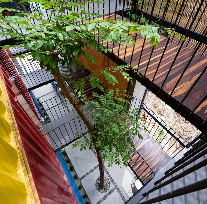 Khach san lam tu container doc dao o Nha Trang anh 6