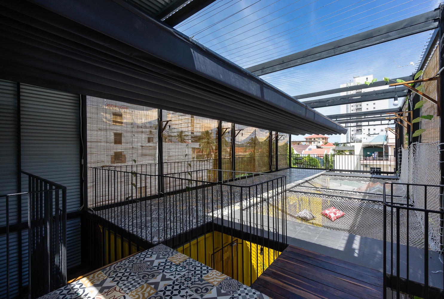 Khach san lam tu container doc dao o Nha Trang anh 9