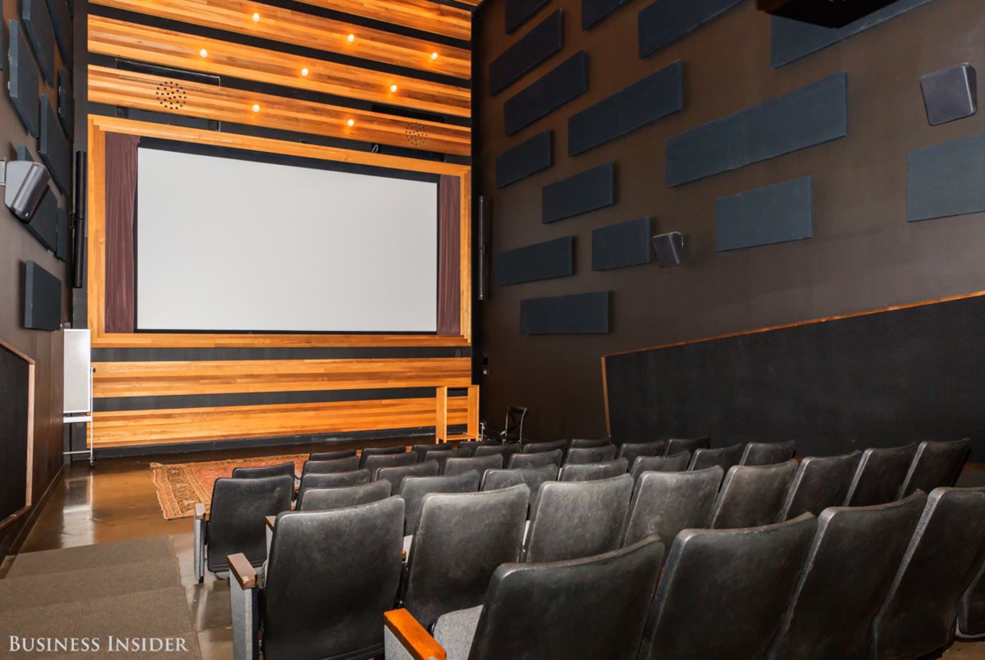 Nhan vien cac hang cong ty My giai tri nhu the nao o van phong? anh 14