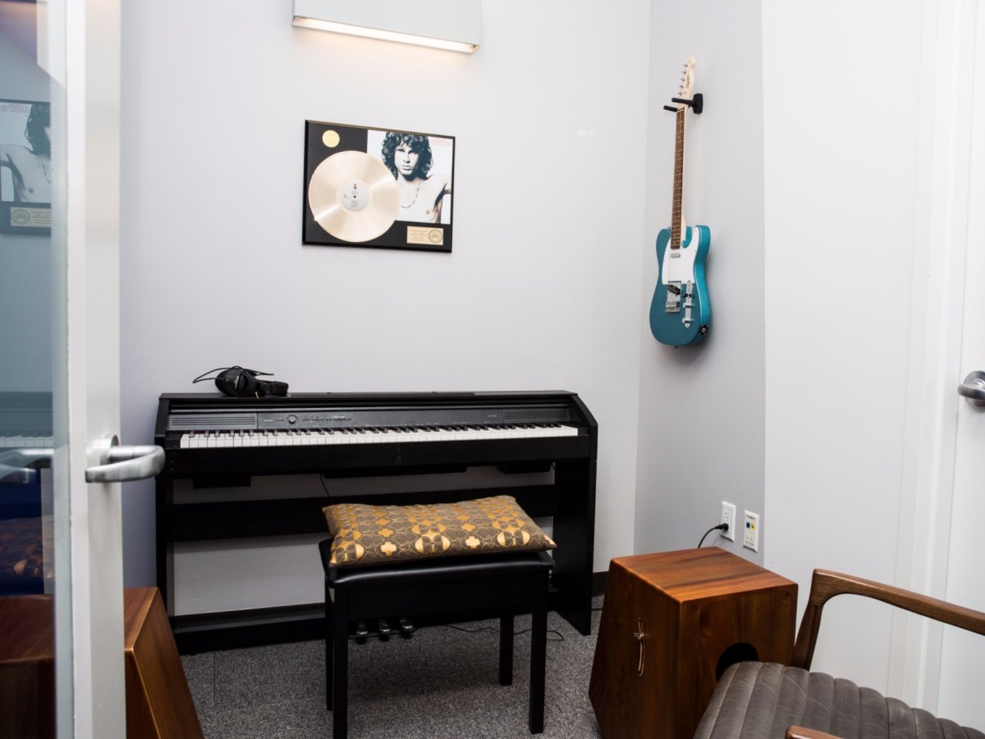 Nhan vien cac hang cong ty My giai tri nhu the nao o van phong? anh 18