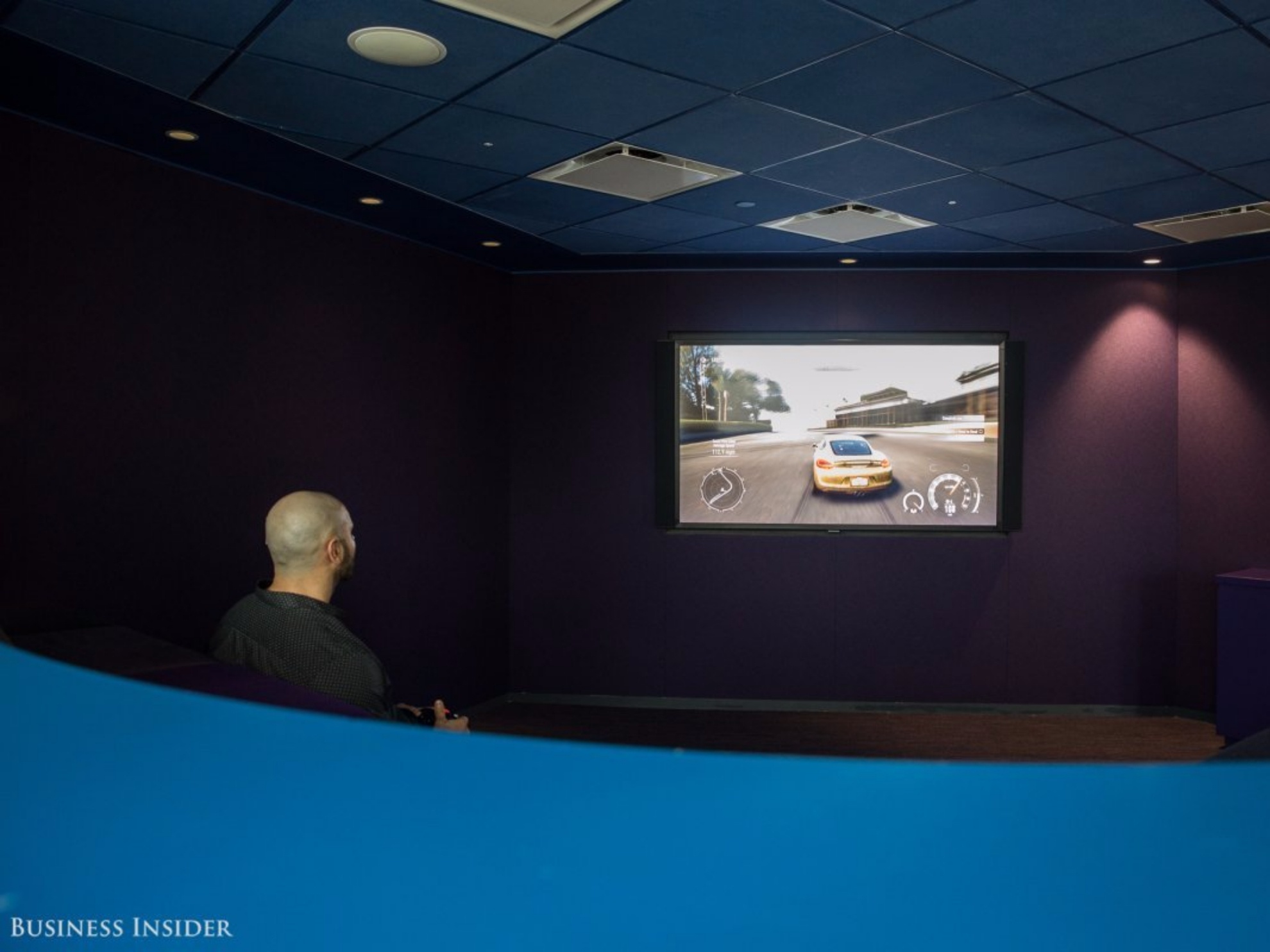 Nhan vien cac hang cong ty My giai tri nhu the nao o van phong? anh 9