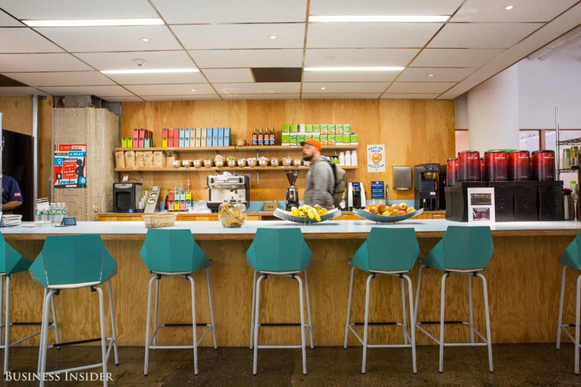 Co gi ben trong noi lam viec tot nhat tai My? anh 10