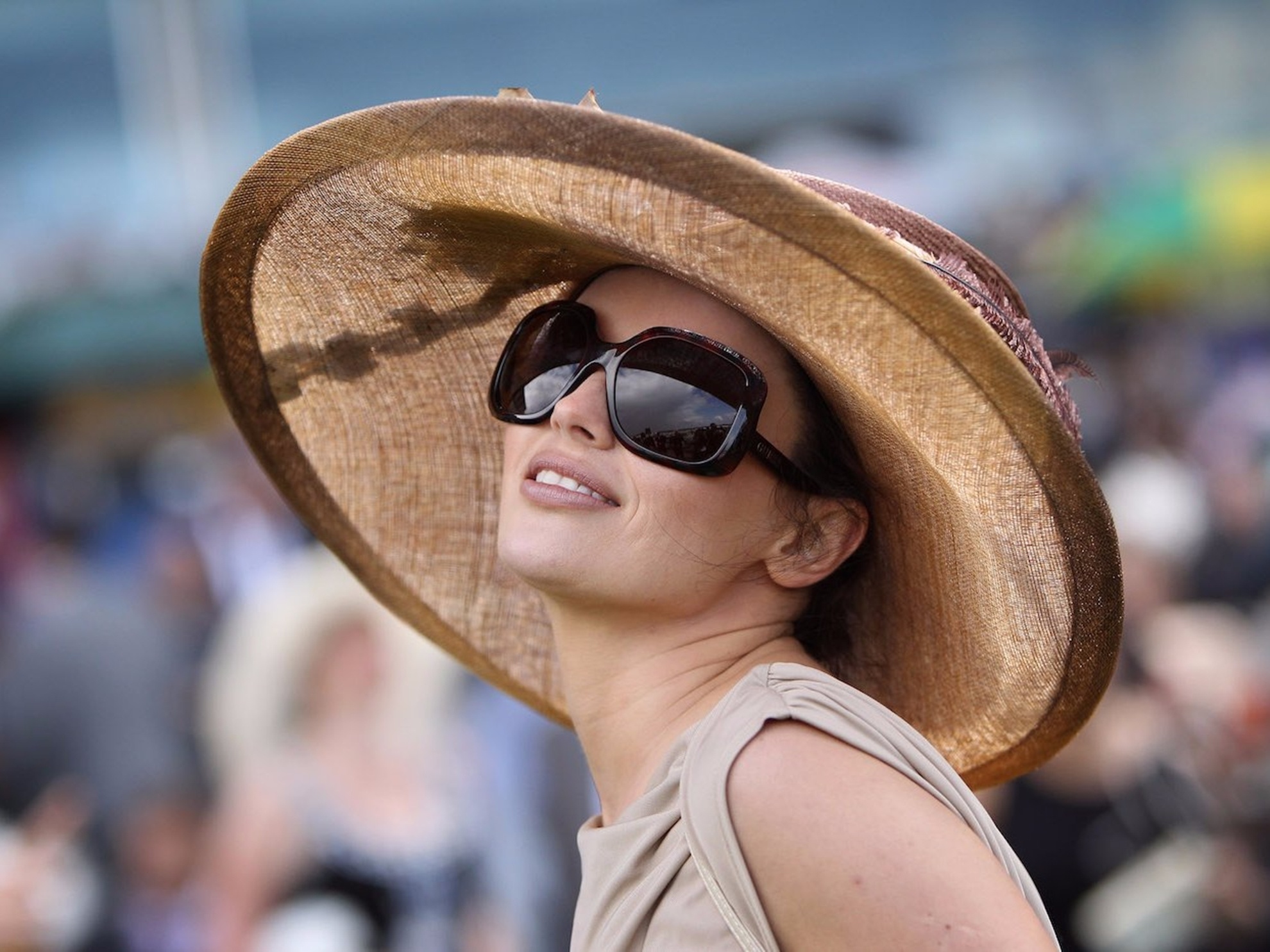 Gioi sieu giau tra luong cho giup viec,  quan gia,  co van nhu the nao? anh 1