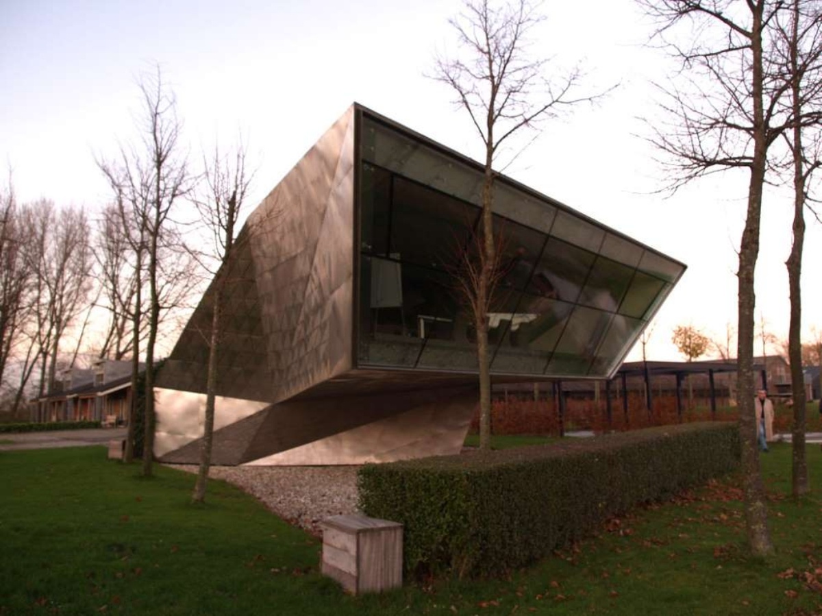 10 kien truc dep bat ngo tai tao tu ham tru an the ky 20 anh 7