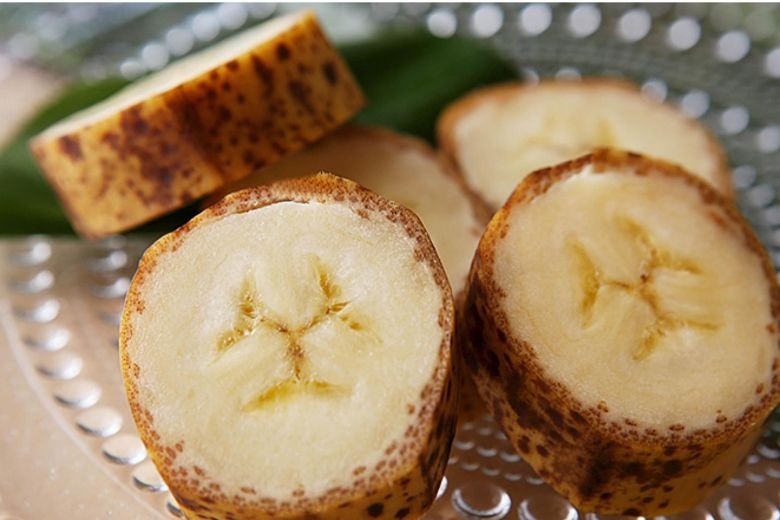 Chuoi an duoc ca vo o Nhat Ban gia gan 8 USD mot qua hinh anh