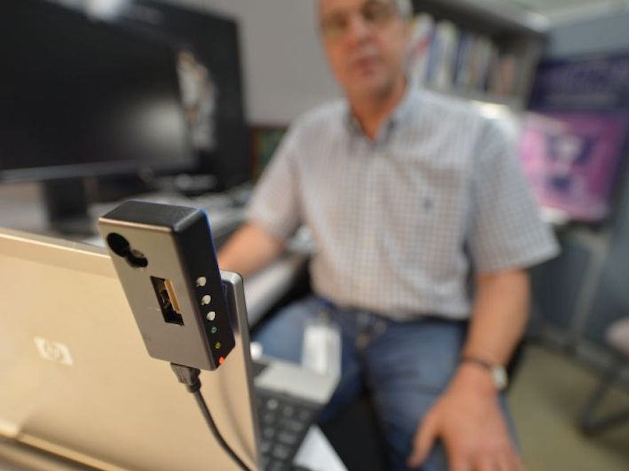 10 cong viec luong cao danh cho nguoi ngai giao tiep anh 10