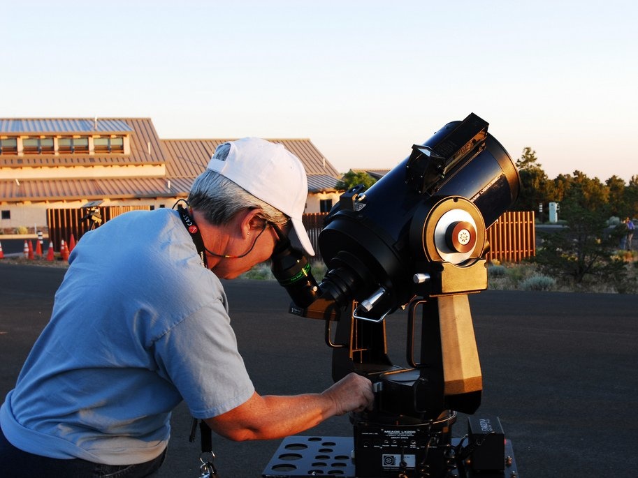 10 cong viec luong cao danh cho nguoi ngai giao tiep anh 5