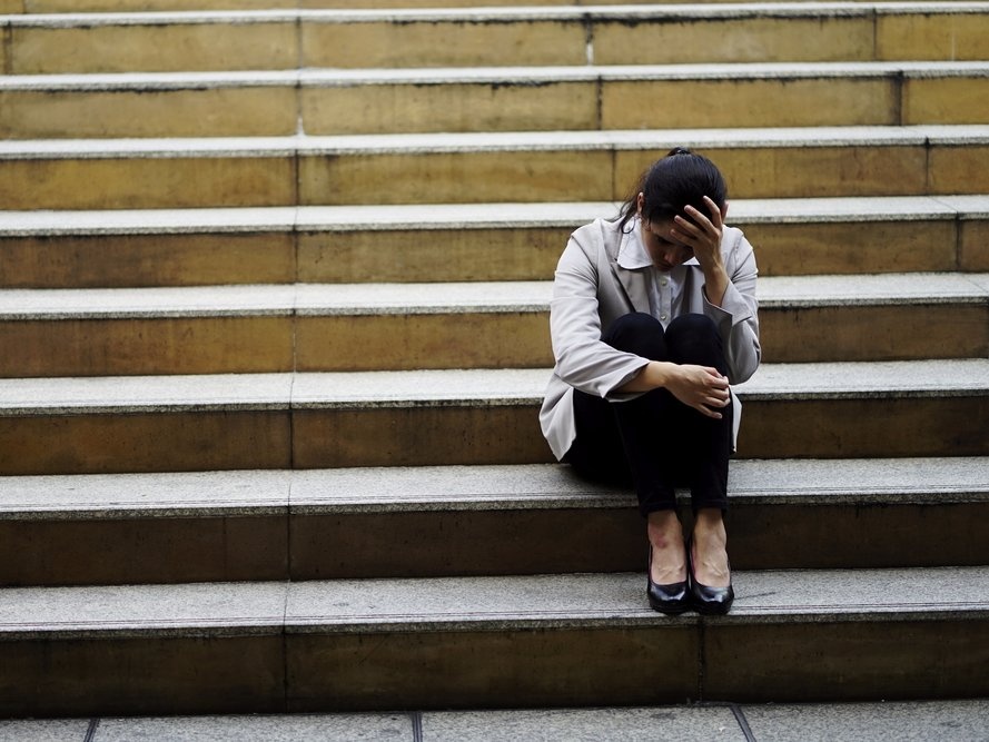 12 dau hieu cho thay ban sap bi sa thai hinh anh