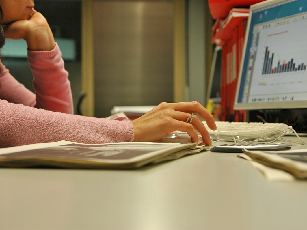 10 cong viec luong cao danh cho nguoi ngai giao tiep hinh anh